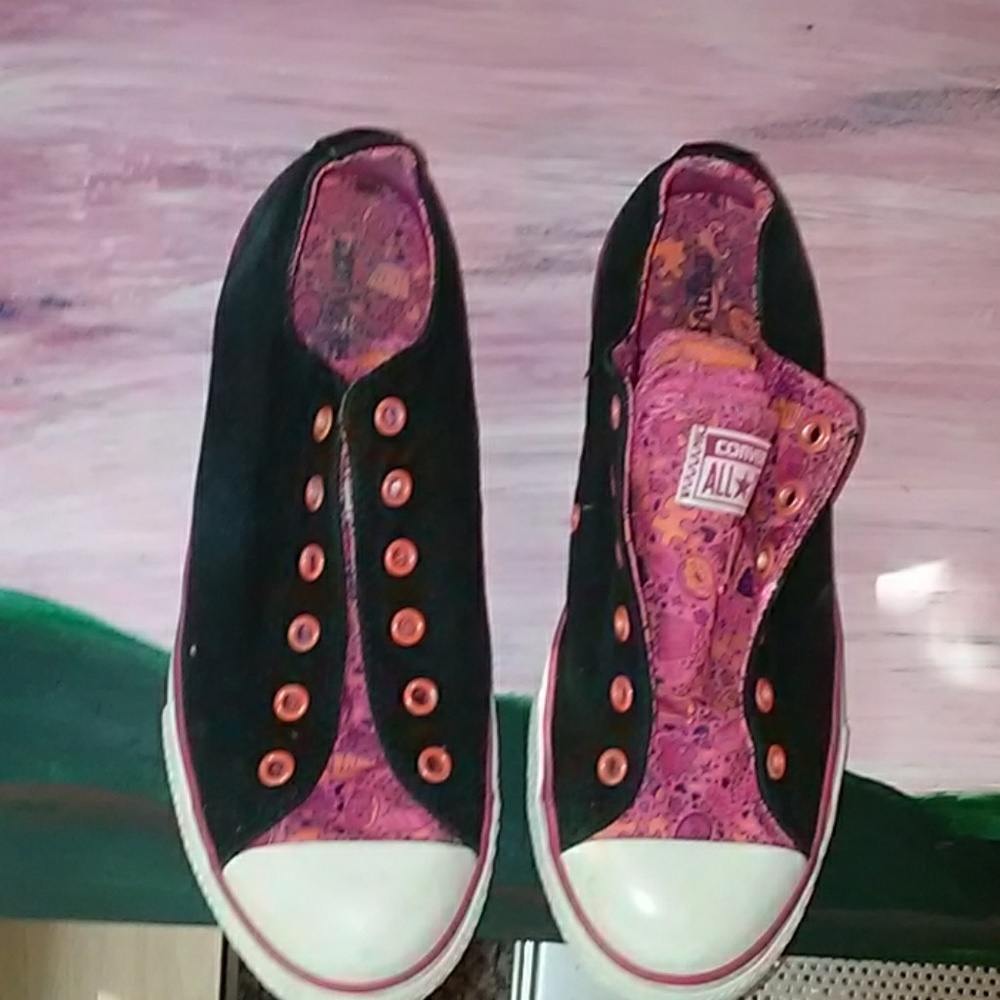 Black and pink Converse All Star